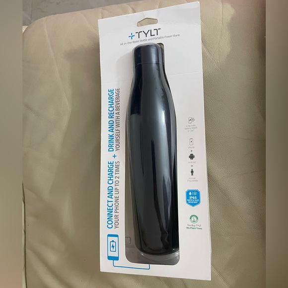 TYLT Power Water Bottle with Portable Power Bank Base in Black - Picture 6 of 6